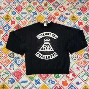 y2k fall out boy tour crewneck charlotte North Carolina size medium